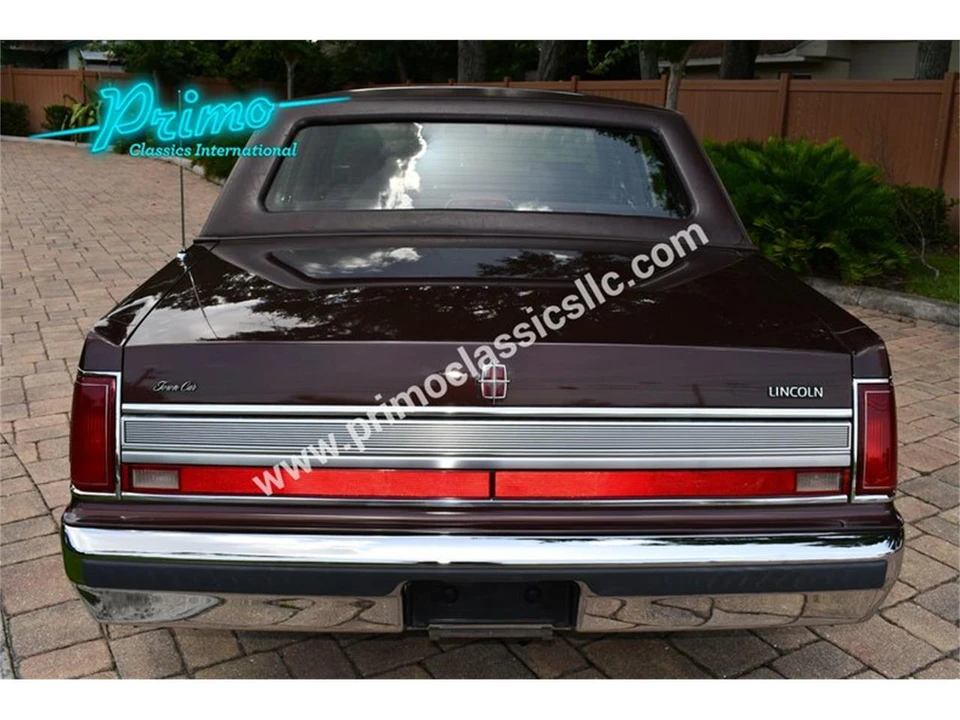 1989 Lincoln Town Car - Image 9 of 31