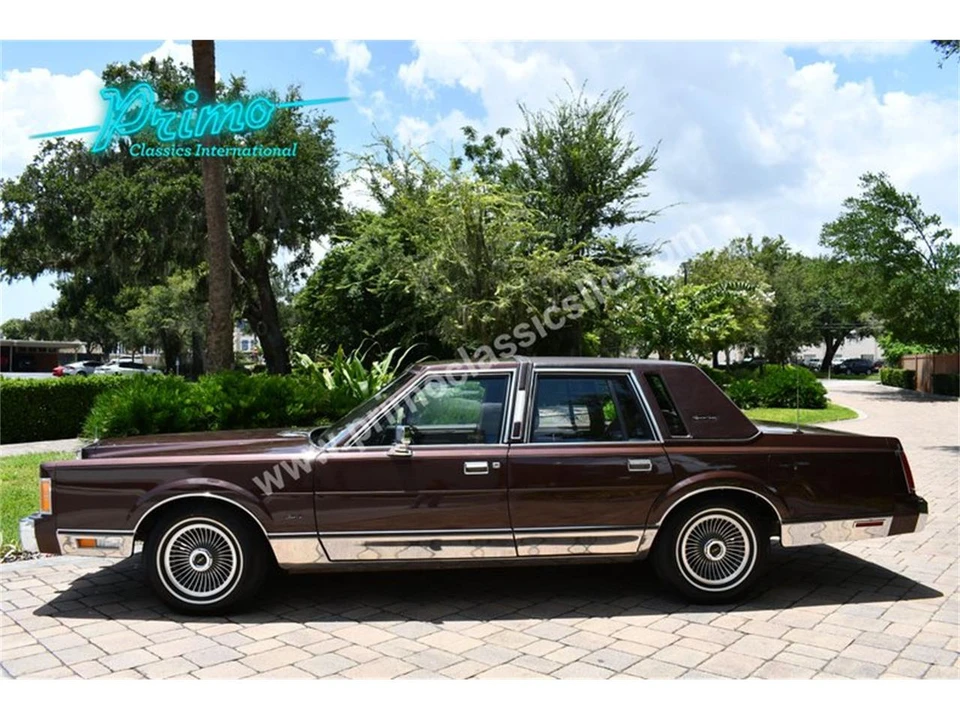 1989 Lincoln Town Car - Image 3 of 31