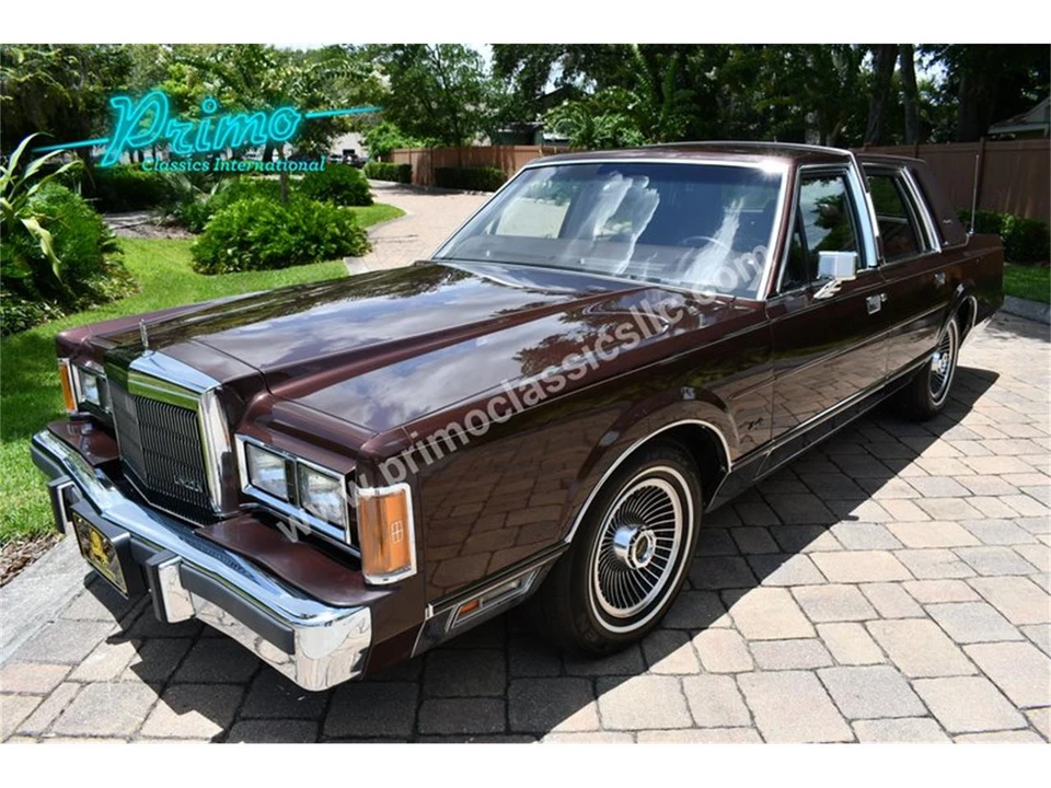 1989 Lincoln Town Car - Image 2 of 31