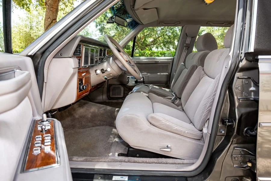 1989 Lincoln Town Car - Image 5 of 12