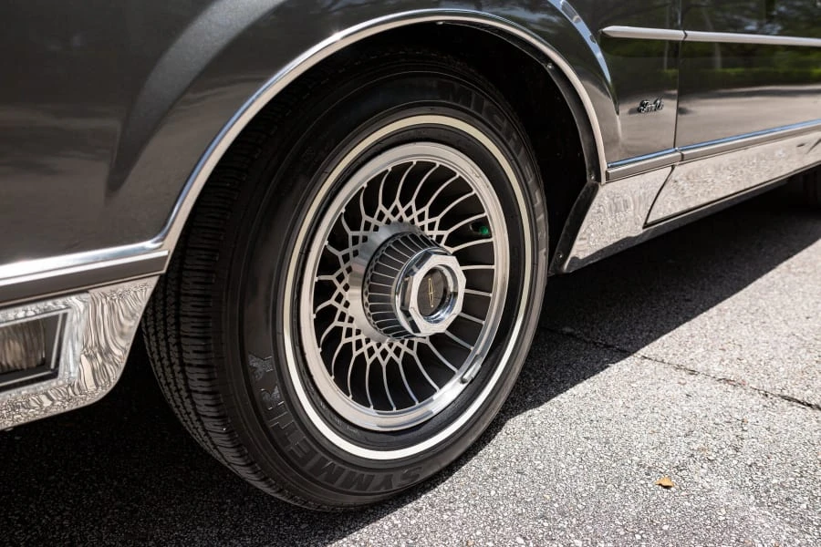 1989 Lincoln Town Car - Image 6 of 12