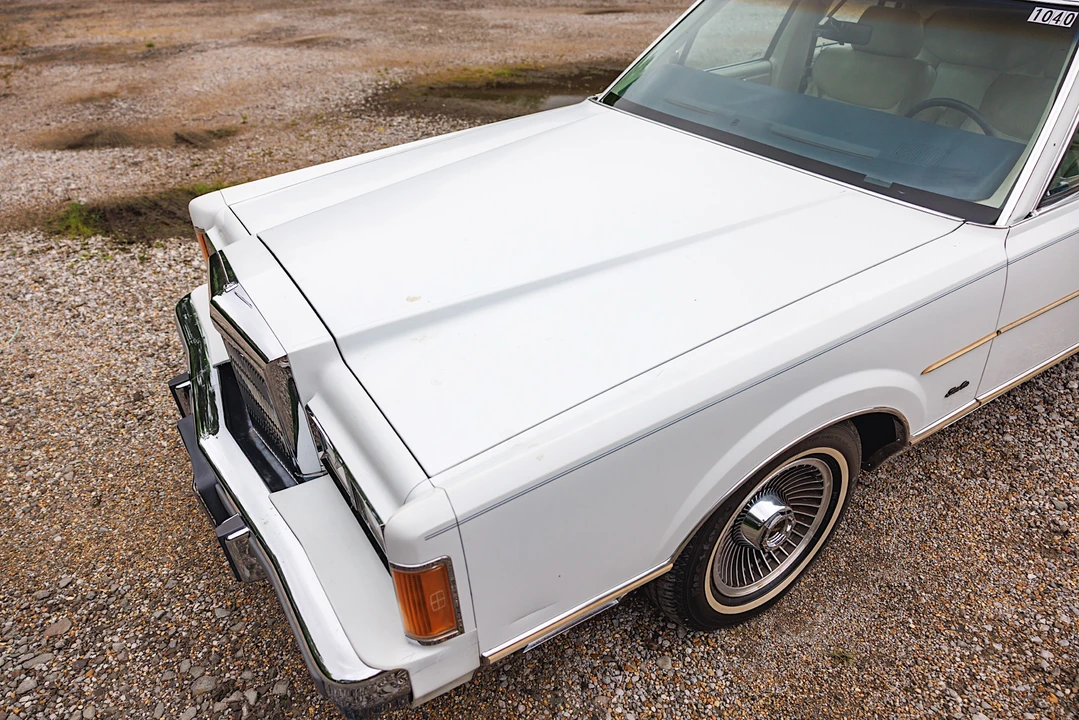 1989 Lincoln Town Car - Image 25 of 31