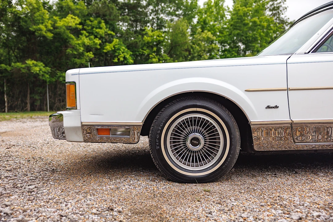1989 Lincoln Town Car - Image 27 of 31
