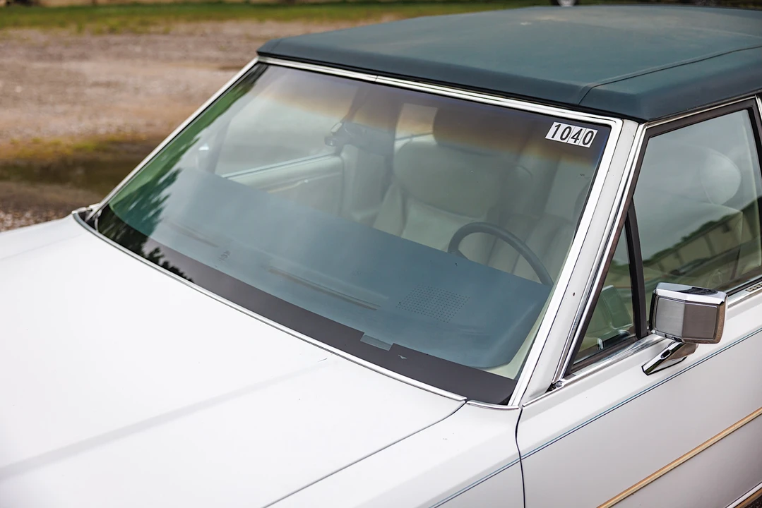 1989 Lincoln Town Car - Image 26 of 31
