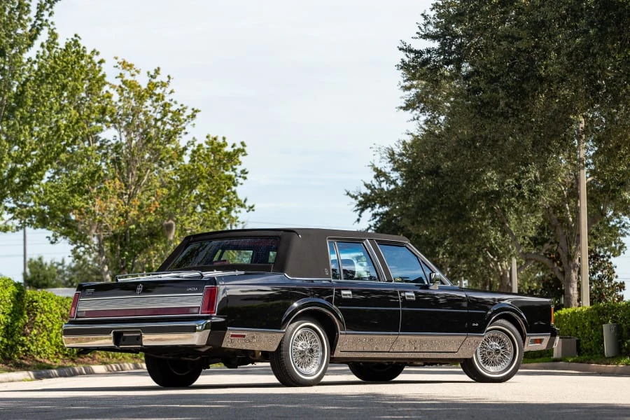 1989 Lincoln Town Car - Image 2 of 12
