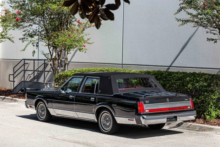 1989 Lincoln Town Car - Image 11 of 12