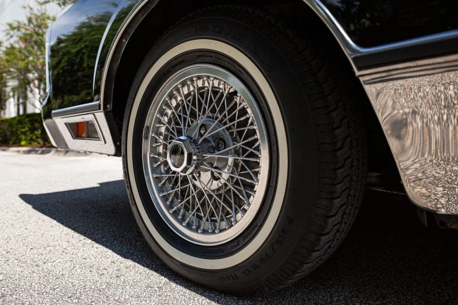 1989 Lincoln Town Car - Image 10 of 12