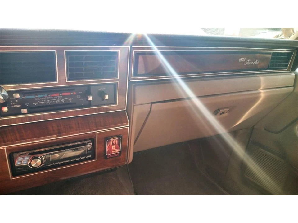 1989 Lincoln Town Car - Image 7 of 30
