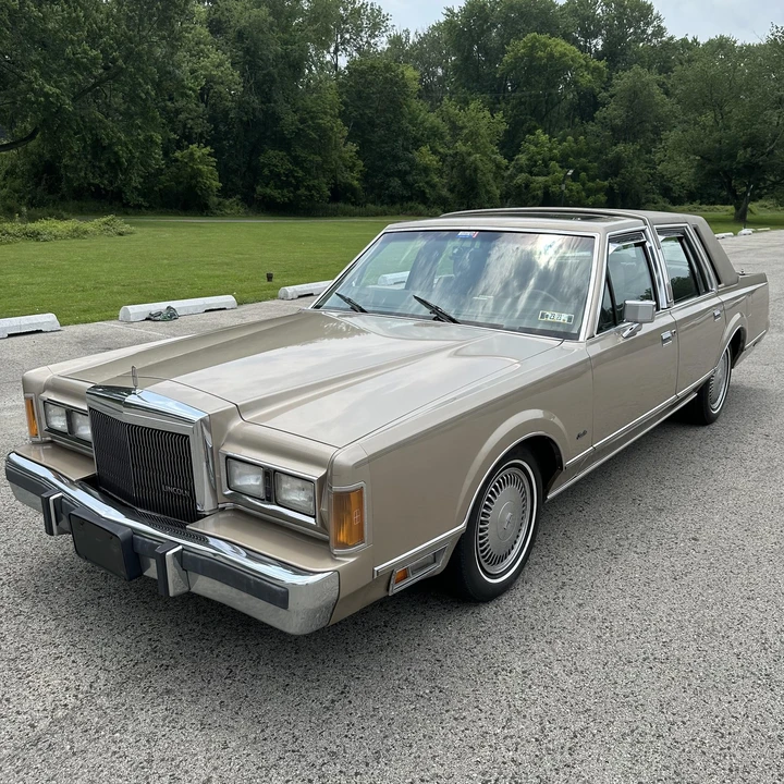 1989 Lincoln Town Car - Image 9 of 12
