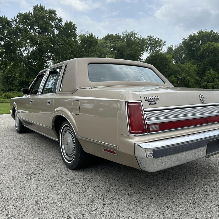 1989 Lincoln Town Car - Image 6 of 12