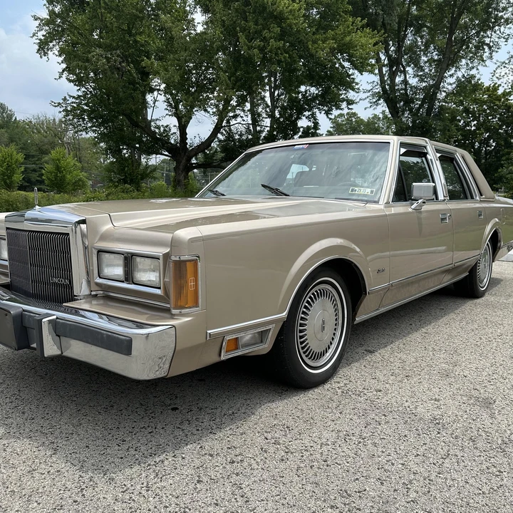 1989 Lincoln Town Car - Image 10 of 12
