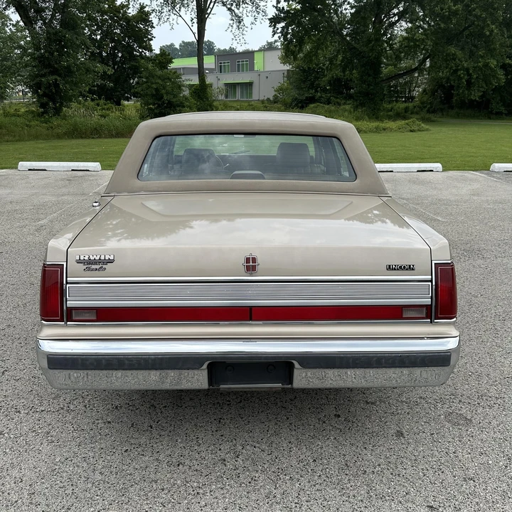1989 Lincoln Town Car - Image 5 of 12