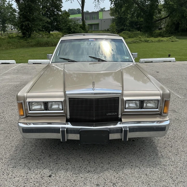 1989 Lincoln Town Car - Image 11 of 12