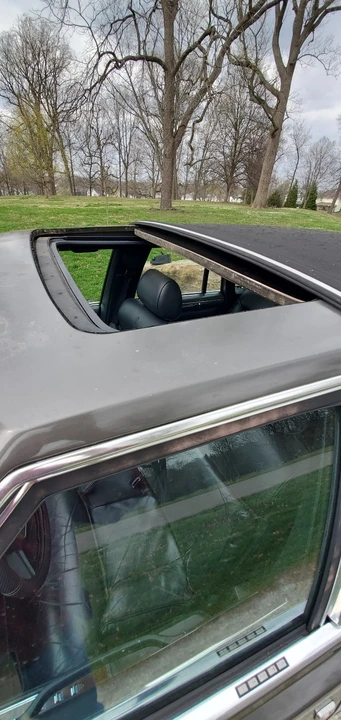 1989 Lincoln Town Car - Image 12 of 21