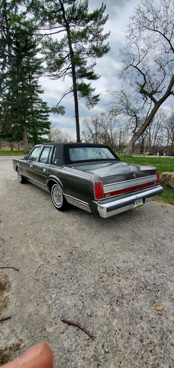 1989 Lincoln Town Car - Image 8 of 21