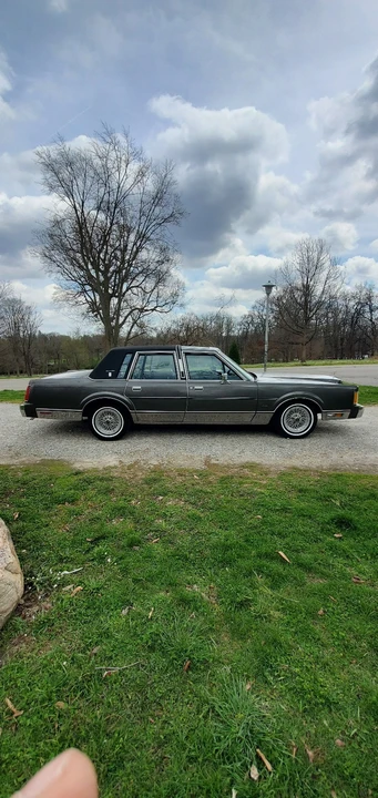 1989 Lincoln Town Car - Image 5 of 21