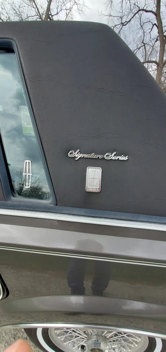 1989 Lincoln Town Car - Image 9 of 21