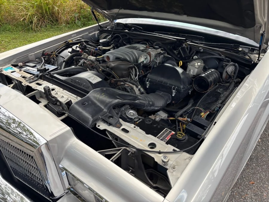 1989 Lincoln Town Car - Image 22 of 25