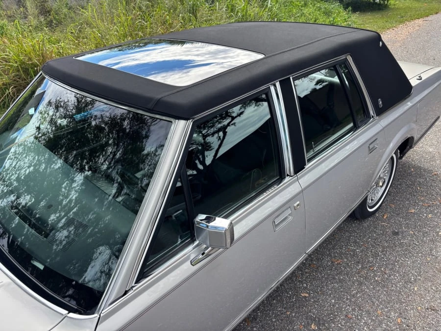 1989 Lincoln Town Car - Image 6 of 25
