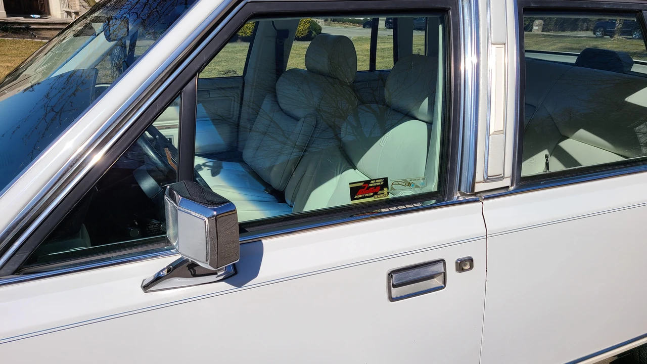 1989 Lincoln Town Car - Image 20 of 31