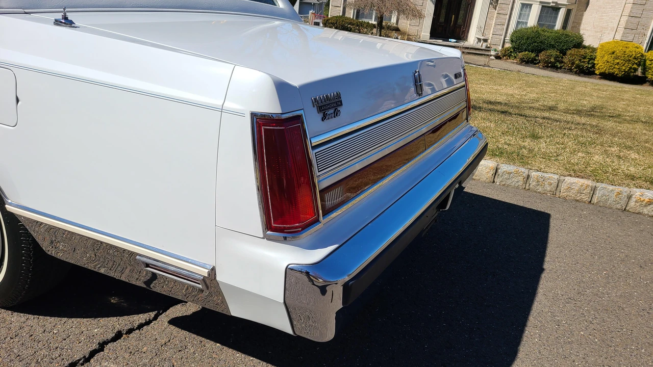 1989 Lincoln Town Car - Image 29 of 31