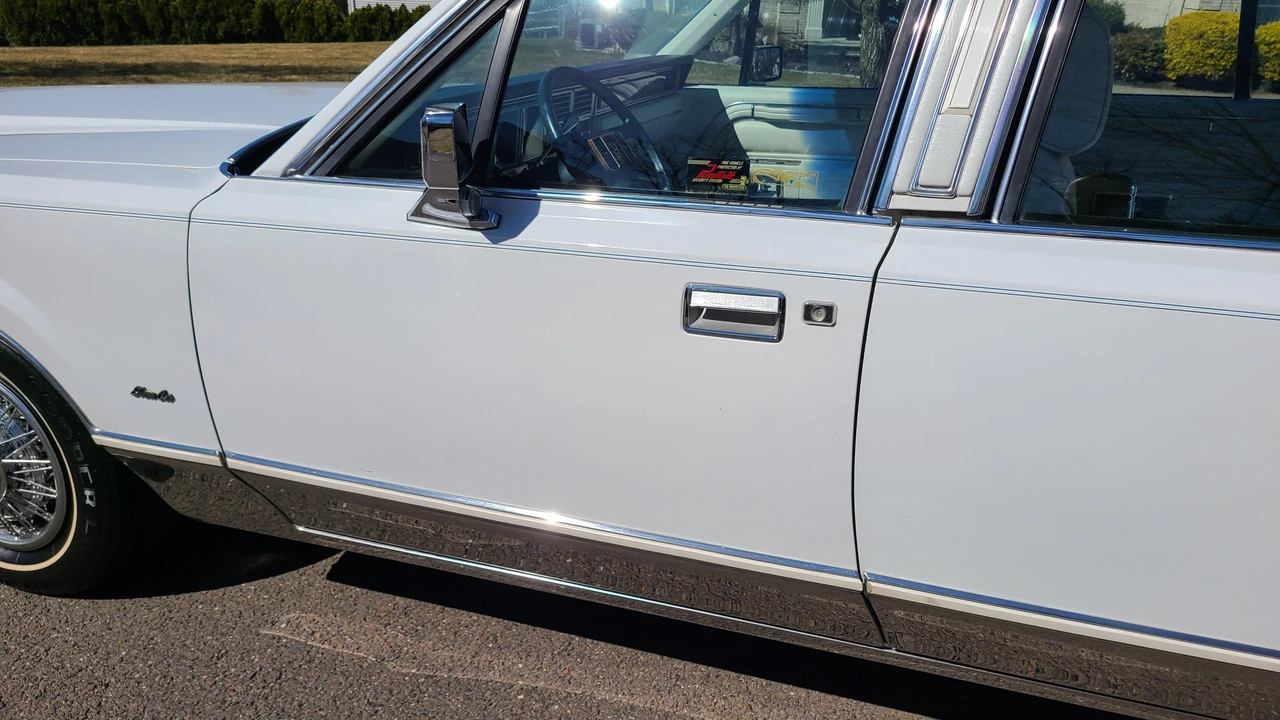 1989 Lincoln Town Car - Image 26 of 31
