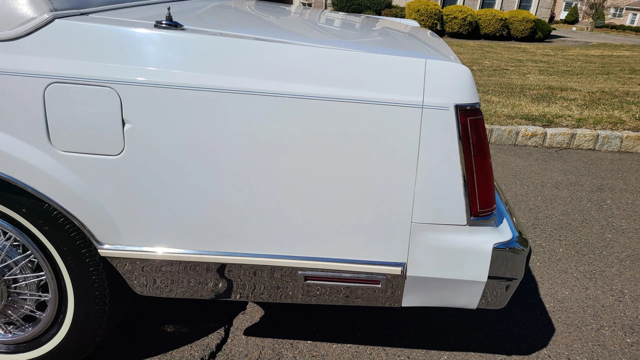 1989 Lincoln Town Car - Image 30 of 31