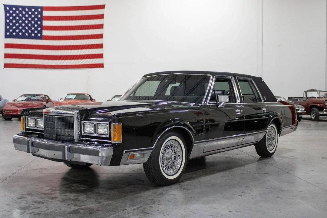 1989 Lincoln Town Car - Image 3 of 12