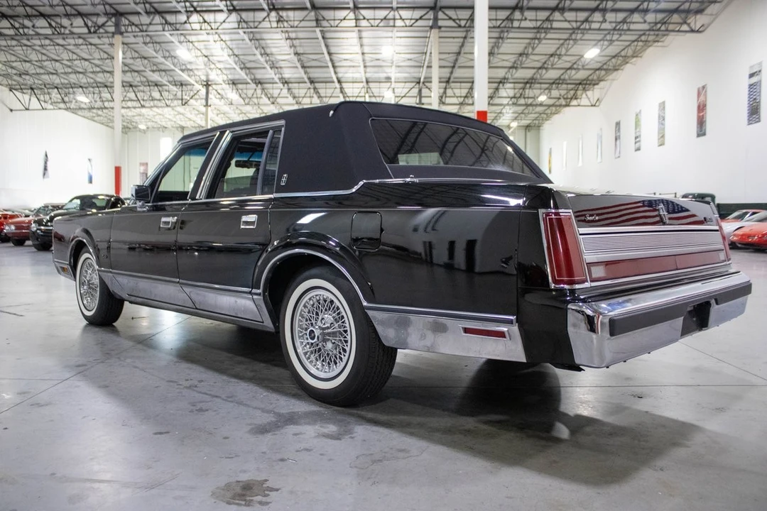 1989 Lincoln Town Car - Image 5 of 12