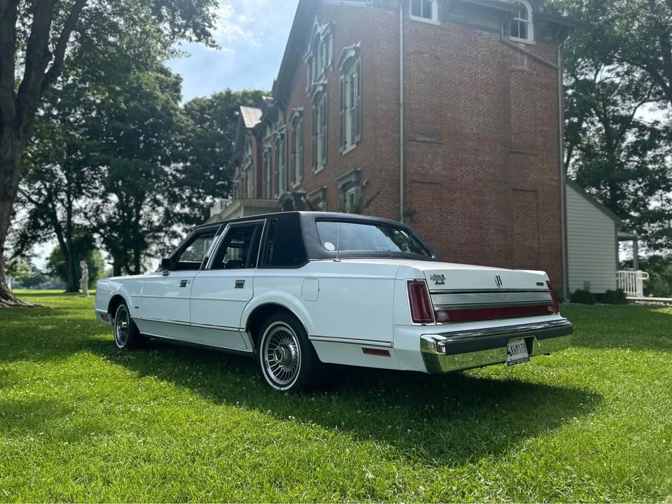 1989 Lincoln Town Car - Image 8 of 21