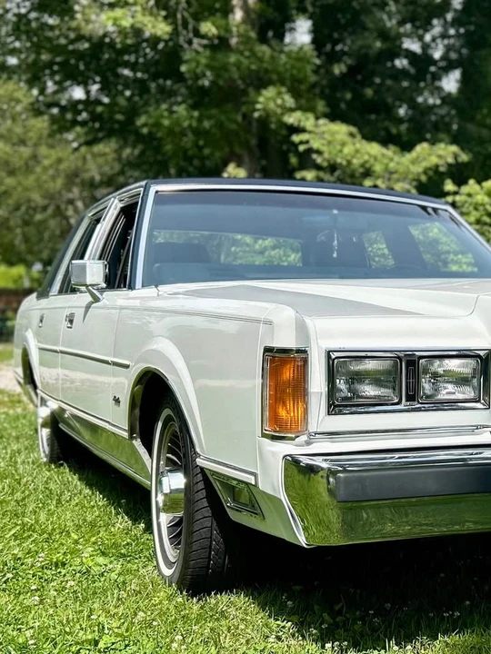 1989 Lincoln Town Car - Image 12 of 21