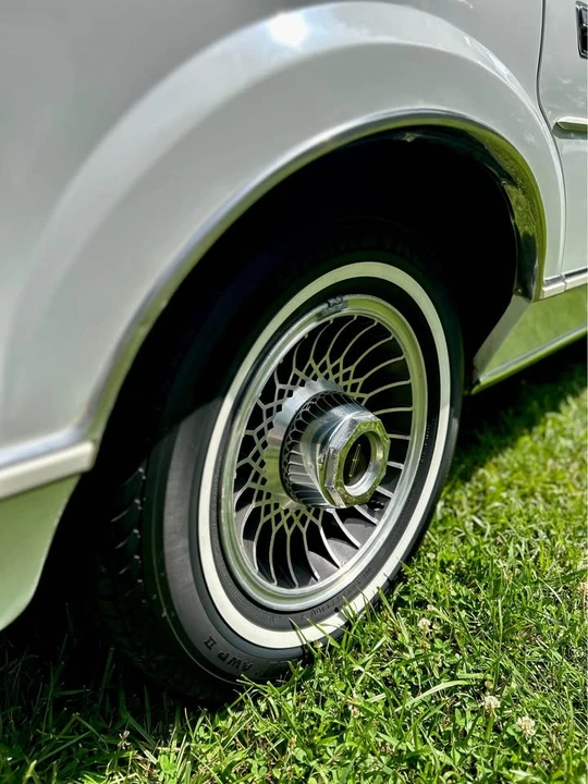 1989 Lincoln Town Car - Image 14 of 21