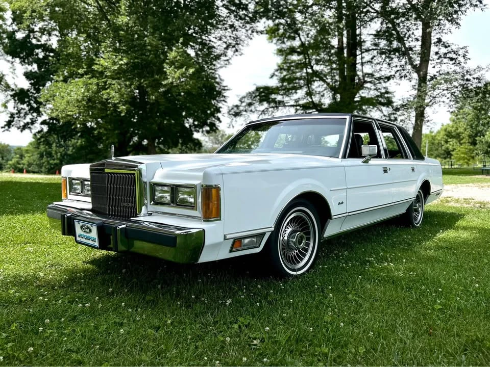 1989 Lincoln Town Car - Image 4 of 21