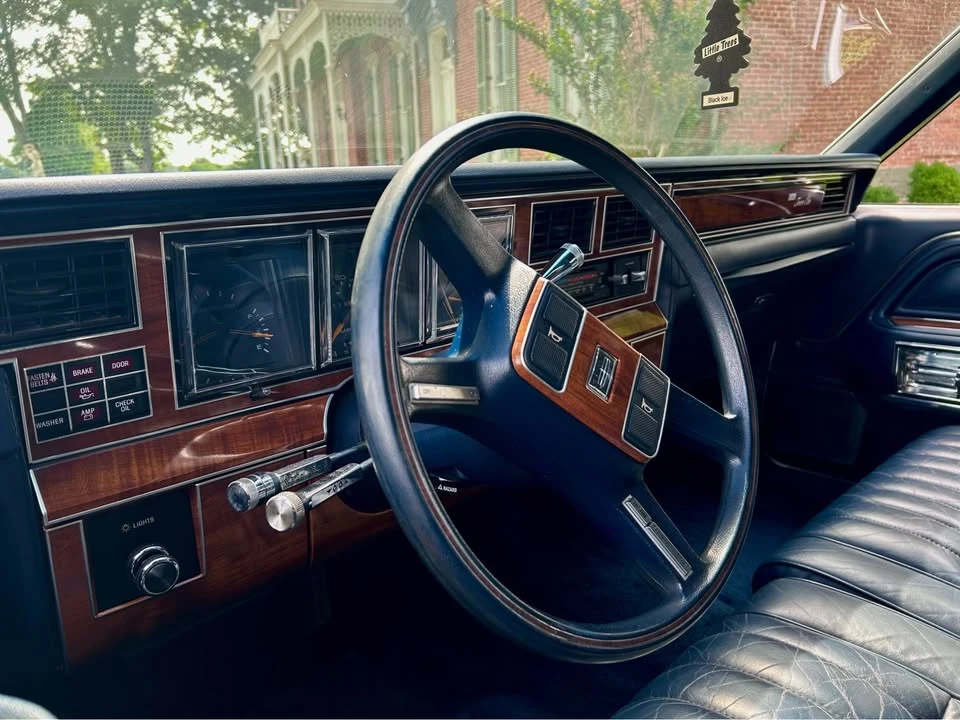 1989 Lincoln Town Car - Image 17 of 21