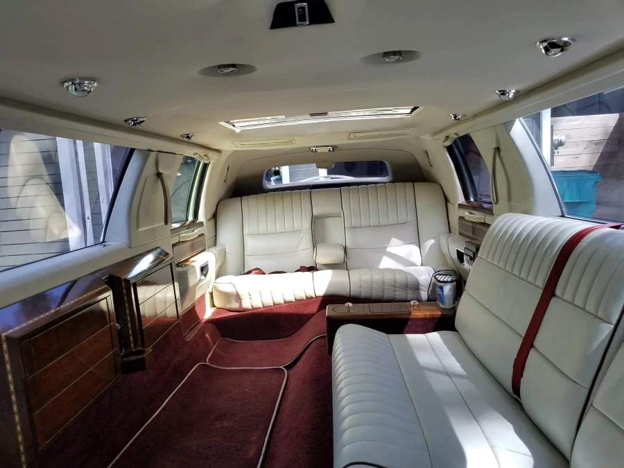 1989 Lincoln Town Car - Image 23 of 28