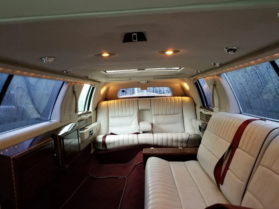 1989 Lincoln Town Car - Image 13 of 28