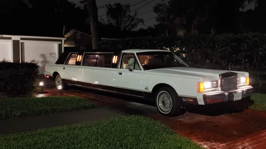 1989 Lincoln Town Car - Image 10 of 28