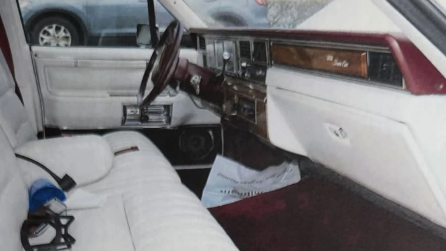 1989 Lincoln Town Car - Image 17 of 28