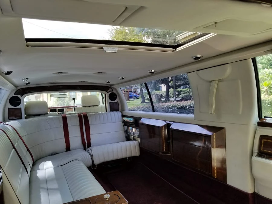 1989 Lincoln Town Car - Image 24 of 28