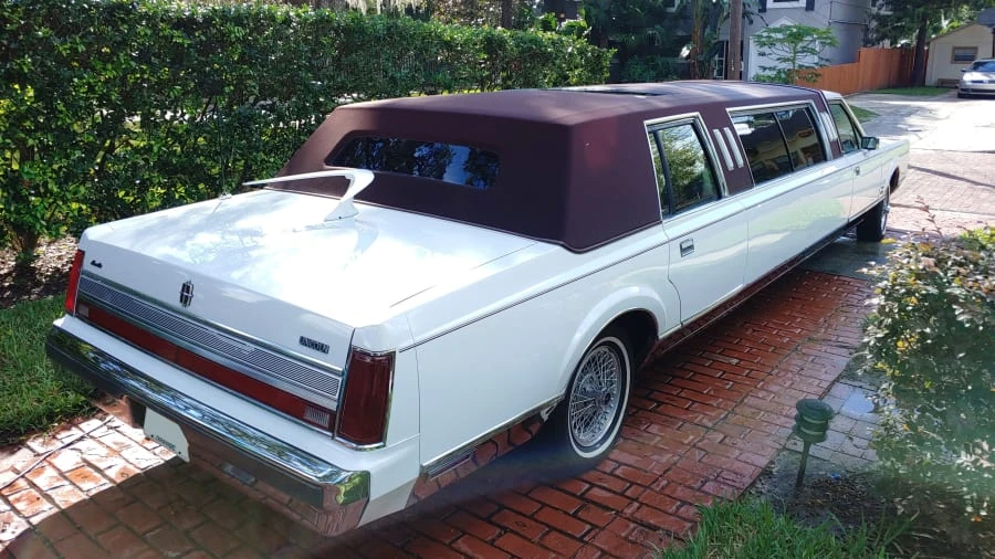 1989 Lincoln Town Car - Image 8 of 28