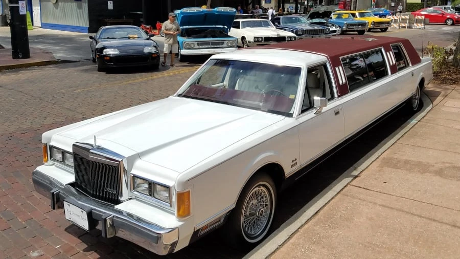 1989 Lincoln Town Car - Image 4 of 28