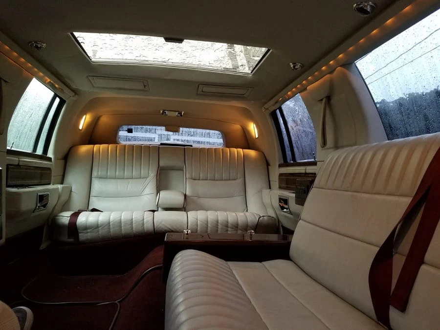 1989 Lincoln Town Car - Image 11 of 28