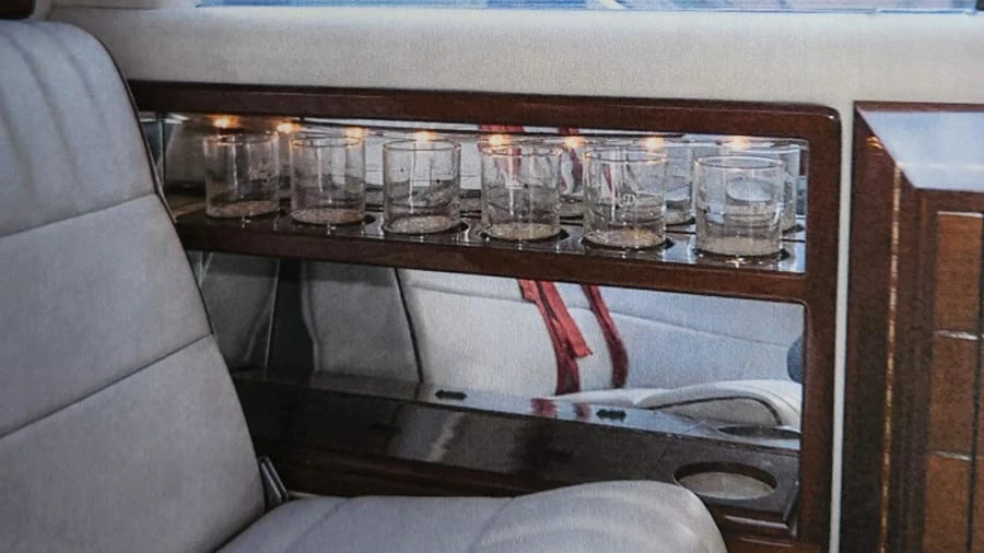 1989 Lincoln Town Car - Image 16 of 28