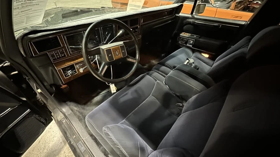 1989 Lincoln Town Car - Image 4 of 5