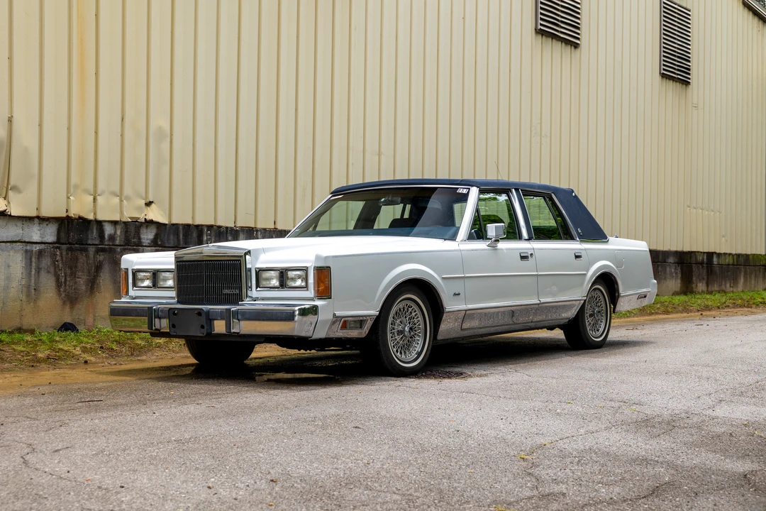 1989 Lincoln Town Car - Image 3 of 31