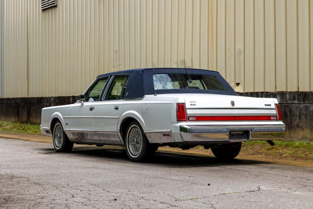 1989 Lincoln Town Car - Image 5 of 31