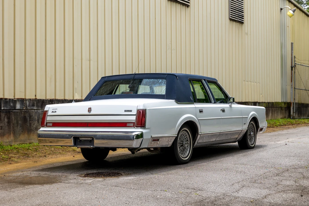 1989 Lincoln Town Car - Image 7 of 31