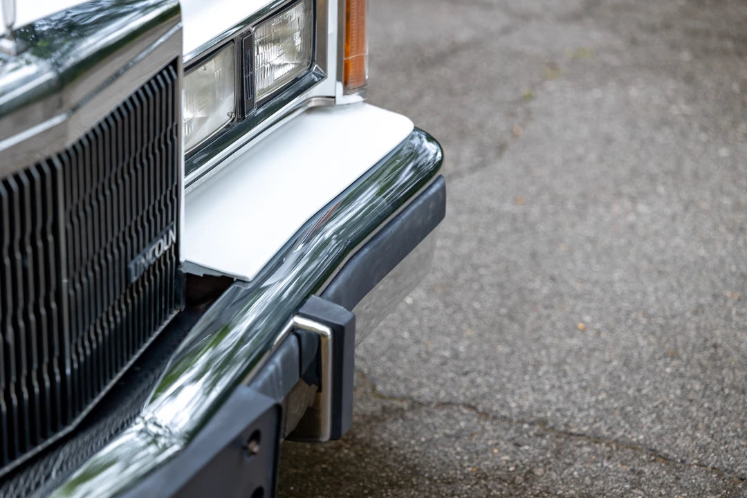 1989 Lincoln Town Car - Image 24 of 31