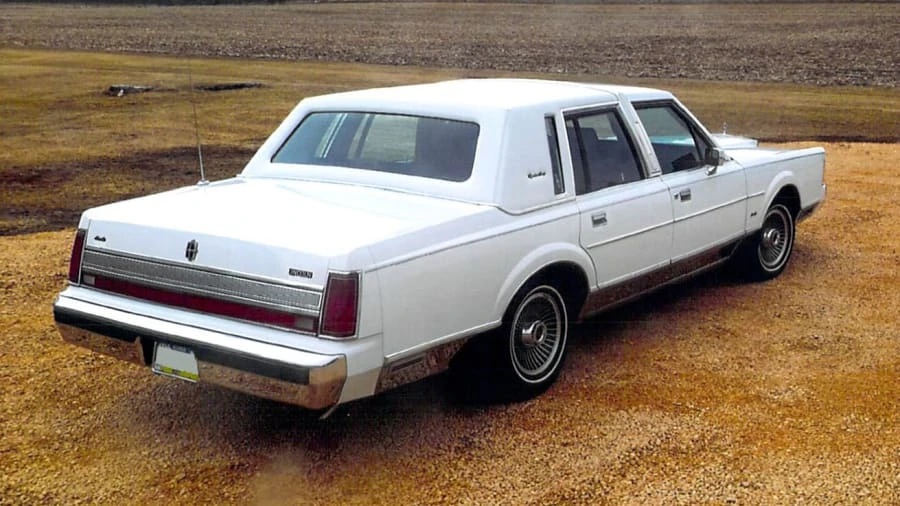 1989 Lincoln Town Car - Image 2 of 10
