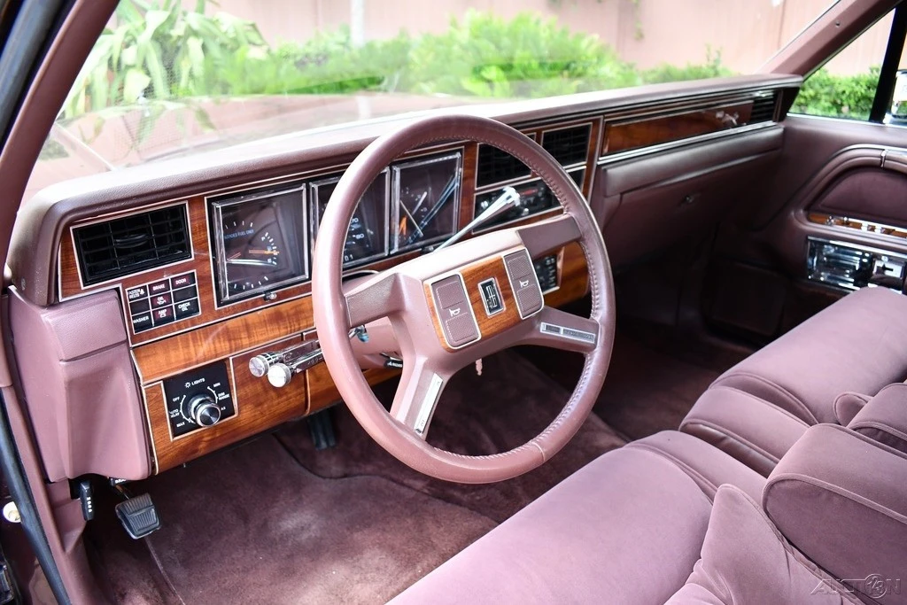 1989 Lincoln Town Car - Image 15 of 24